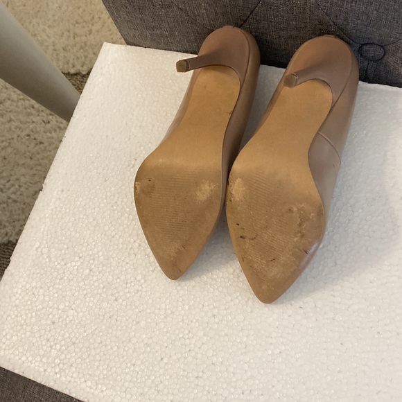 Steve Madden Camel Color 4” Heels - Picture 3 of 3